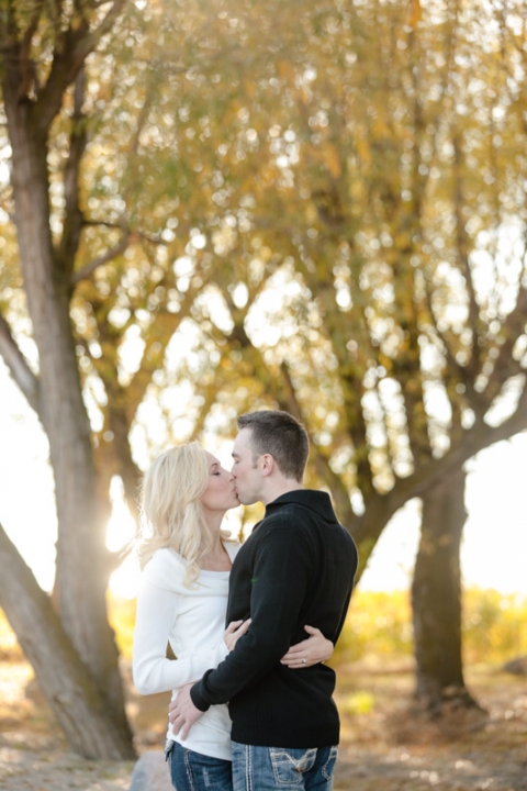 EK-Studios-Utah-Wedding-Photographers-Romantic-Engagements-sunkissed002-Blog(pp_w480_h720)
