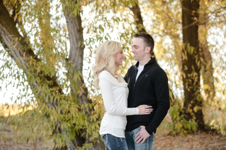 EK-Studios-Utah-Wedding-Photographers-Romantic-Engagements-sunkissed010-Blog(pp_w768_h511)