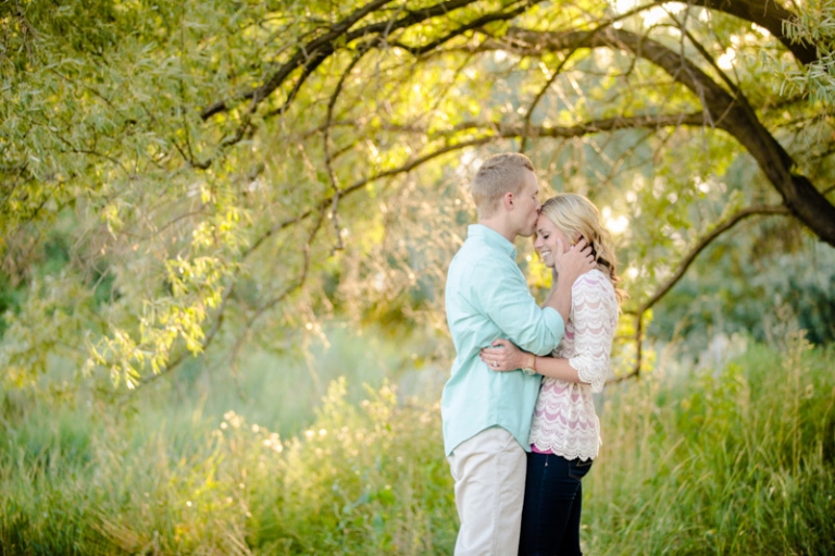 EK-Studios-Utah-Wedding-Photographers-Summer-Engagements-in-nature019-Blog(pp_w768_h511)