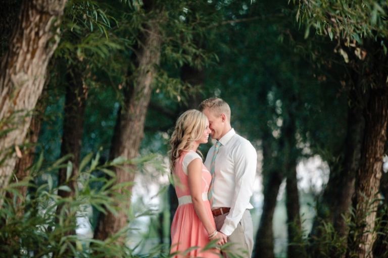 EK-Studios-Utah-Wedding-Photographers-Summer-Engagements-in-nature035-Blog(pp_w768_h511)