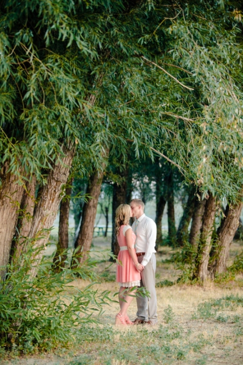 EK-Studios-Utah-Wedding-Photographers-Summer-Engagements-in-nature036-Blog(pp_w480_h720)