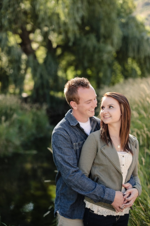 EK-Studios-Utah-Wedding-Photographers-Engagements-with-horses-in-the-mountains003-Blog(pp_w480_h720)