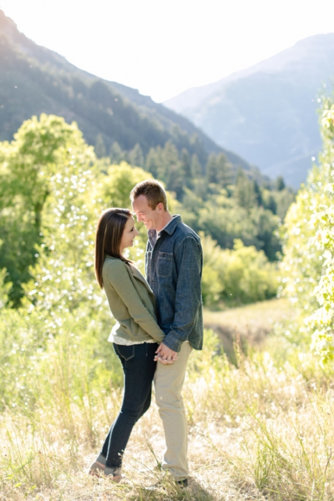 EK-Studios-Utah-Wedding-Photographers-Engagements-with-horses-in-the-mountains009-Blog(pp_w480_h720)