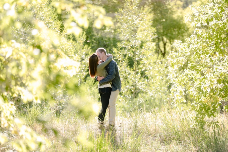EK-Studios-Utah-Wedding-Photographers-Engagements-with-horses-in-the-mountains010-Blog(pp_w768_h511)