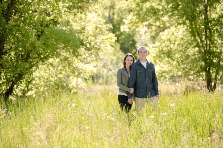 EK-Studios-Utah-Wedding-Photographers-Engagements-with-horses-in-the-mountains013-Blog(pp_w768_h511)