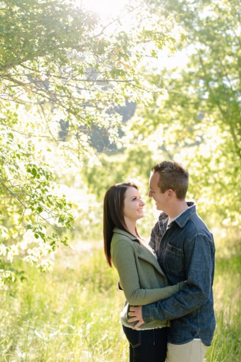 EK-Studios-Utah-Wedding-Photographers-Engagements-with-horses-in-the-mountains014-Blog(pp_w480_h720)