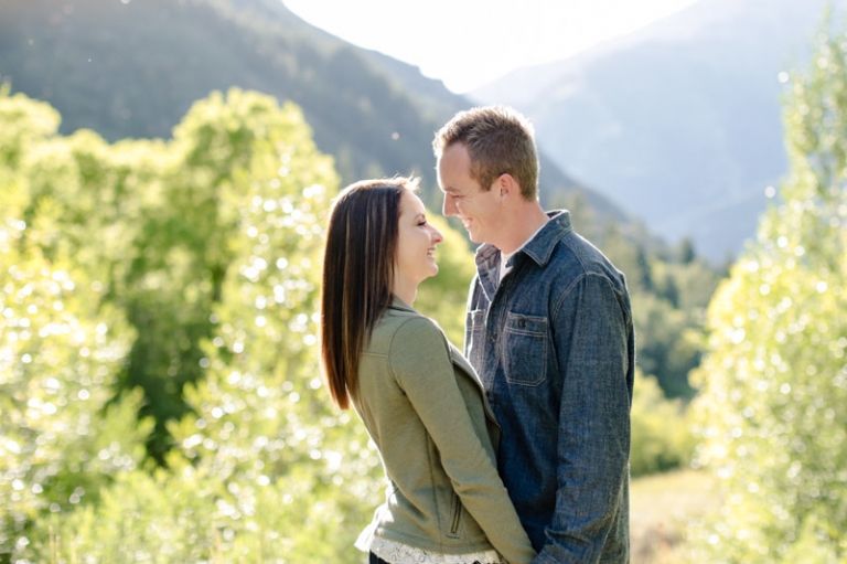 EK-Studios-Utah-Wedding-Photographers-Engagements-with-horses-in-the-mountains017-Blog(pp_w768_h511)