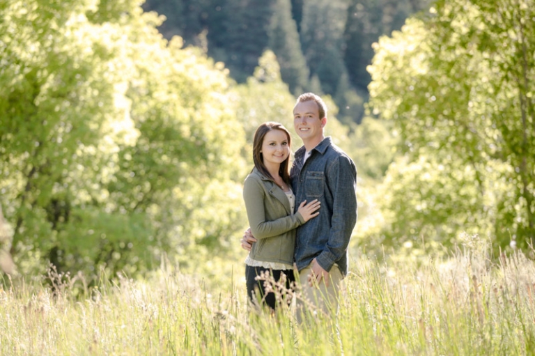 EK-Studios-Utah-Wedding-Photographers-Engagements-with-horses-in-the-mountains018-Blog(pp_w768_h511)