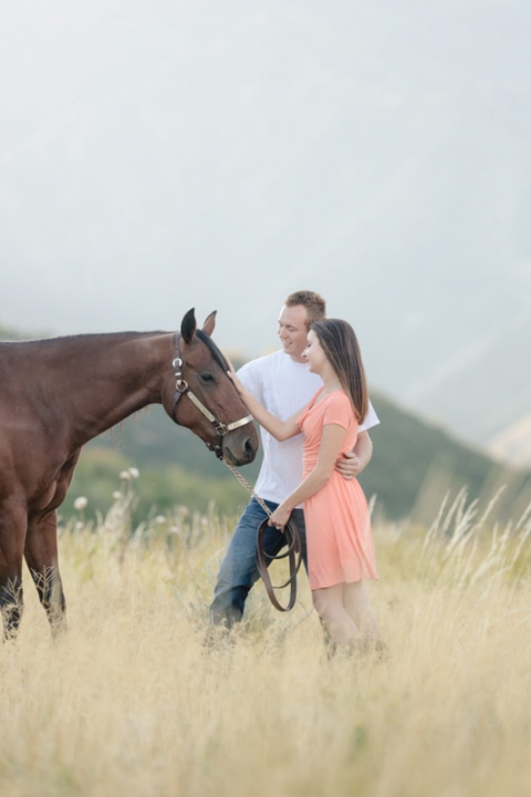 EK-Studios-Utah-Wedding-Photographers-Engagements-with-horses-in-the-mountains021-Blog(pp_w480_h720)
