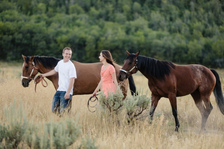 EK-Studios-Utah-Wedding-Photographers-Engagements-with-horses-in-the-mountains031-Blog(pp_w768_h511)