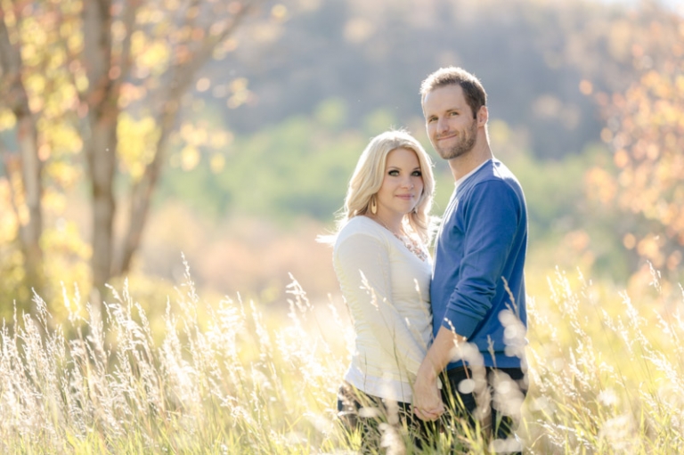EK-Studios-Utah-Wedding-Photographers-Engagements-in-the-mountains-fall023-Blog(pp_w768_h511)