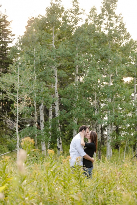 EK-Studios-Utah-Wedding-Photographers-Engagements-in-the-mountains018-Blog(pp_w480_h720)