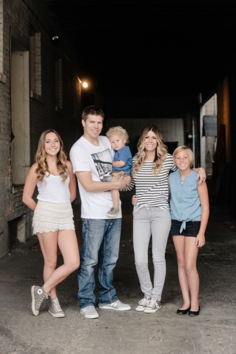 EK-Studios-Utah-Wedding-Photographers-Urban-Family-Photos001-Blog(pp_w480_h720)