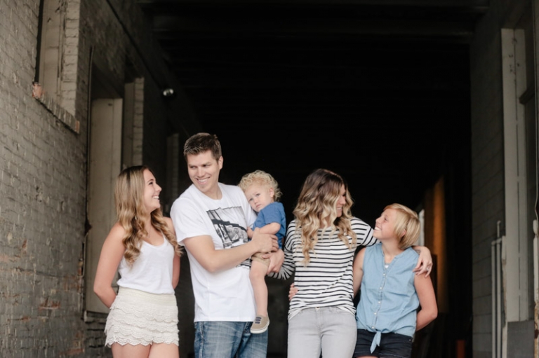 EK-Studios-Utah-Wedding-Photographers-Urban-Family-Photos005-Blog(pp_w768_h511)