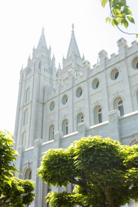 EK-Studios-Utah-Wedding-Photographers-Nohas-reception-center-roof-terrace-wedding002-Blog(pp_w480_h720)