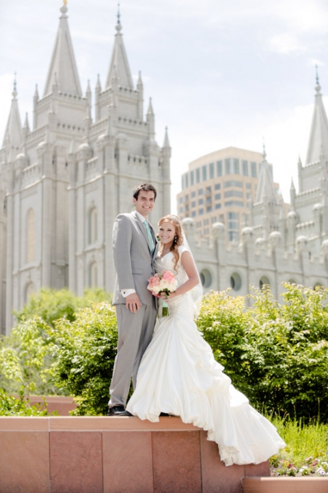 EK-Studios-Utah-Wedding-Photographers-Nohas-reception-center-roof-terrace-wedding029-Blog(pp_w480_h720)