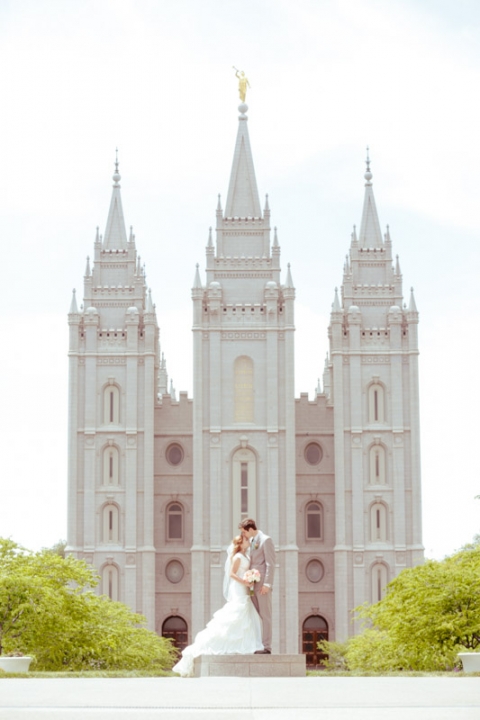 EK-Studios-Utah-Wedding-Photographers-Nohas-reception-center-roof-terrace-wedding032-Blog(pp_w480_h720)