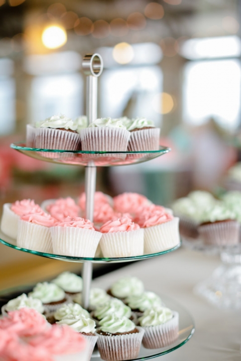 EK-Studios-Utah-Wedding-Photographers-Nohas-reception-center-roof-terrace-wedding041-Blog(pp_w480_h720)
