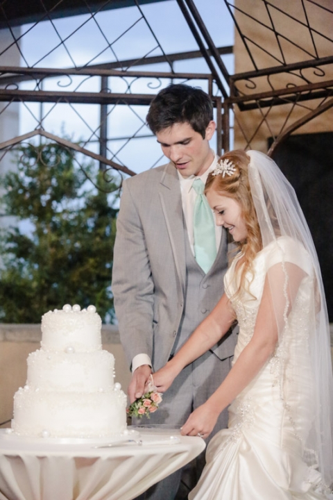 EK-Studios-Utah-Wedding-Photographers-Nohas-reception-center-roof-terrace-wedding055-Blog(pp_w480_h720)