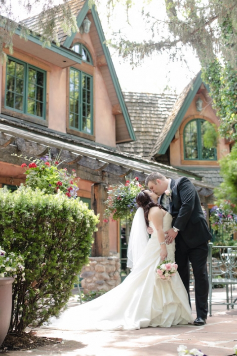 EK-Studios-Utah-Wedding-Photographers-Tuscany-resturant-wedding-SLC026-Blog(pp_w480_h720)