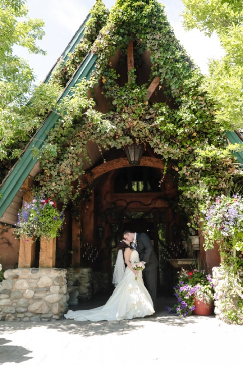 EK-Studios-Utah-Wedding-Photographers-Tuscany-resturant-wedding-SLC034-Blog(pp_w480_h720)