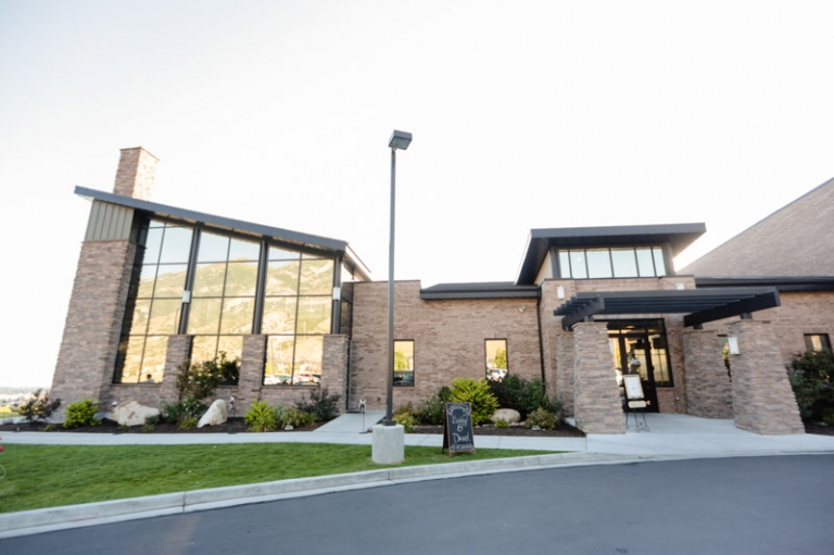 EK-Studios-Utah-Wedding-Photographers-Draper-temple-wedding-reception-cedar-hills-golf-course-038-Blog(pp_w768_h511)