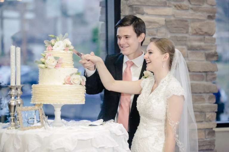 EK-Studios-Utah-Wedding-Photographers-Draper-temple-wedding-reception-cedar-hills-golf-course-058-Blog(pp_w768_h511)