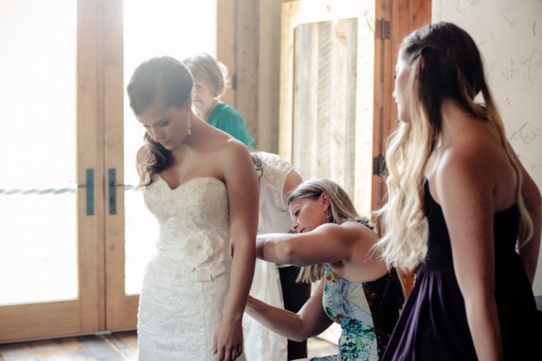 EK-Studios-Utah-Wedding-Photographers-Wedding-Reception-Squatters-Pub-Grill-SLC006-Blog(pp_w768_h511)
