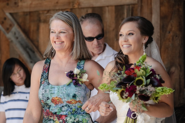 EK-Studios-Utah-Wedding-Photographers-Wedding-Reception-Squatters-Pub-Grill-SLC016-Blog(pp_w768_h511)