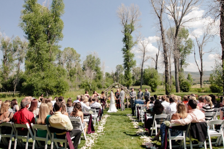 EK-Studios-Utah-Wedding-Photographers-Wedding-Reception-Squatters-Pub-Grill-SLC022-Blog(pp_w768_h511)