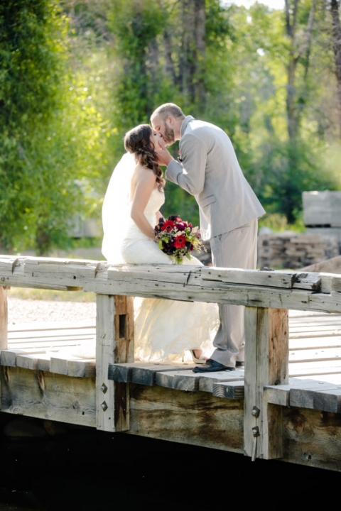 EK-Studios-Utah-Wedding-Photographers-Wedding-Reception-Squatters-Pub-Grill-SLC030-Blog(pp_w480_h720)