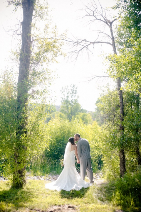 EK-Studios-Utah-Wedding-Photographers-Wedding-Reception-Squatters-Pub-Grill-SLC037-Blog(pp_w480_h720)