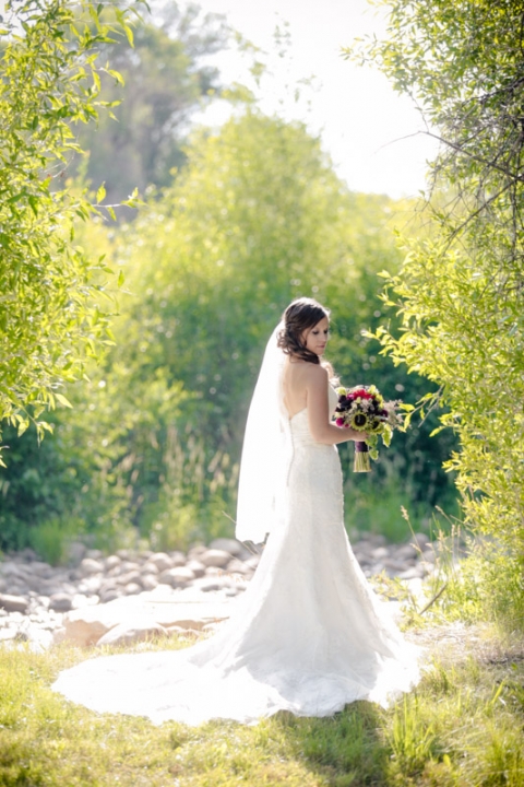 EK-Studios-Utah-Wedding-Photographers-Wedding-Reception-Squatters-Pub-Grill-SLC039-Blog(pp_w480_h720)