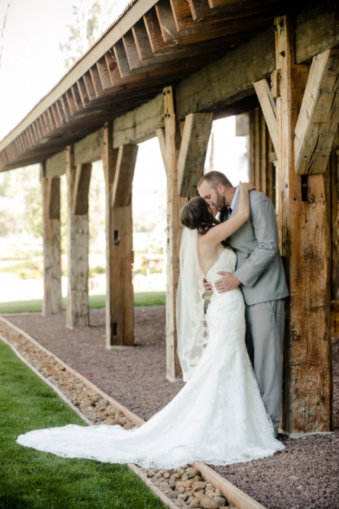 EK-Studios-Utah-Wedding-Photographers-Wedding-Reception-Squatters-Pub-Grill-SLC042-Blog(pp_w480_h720)