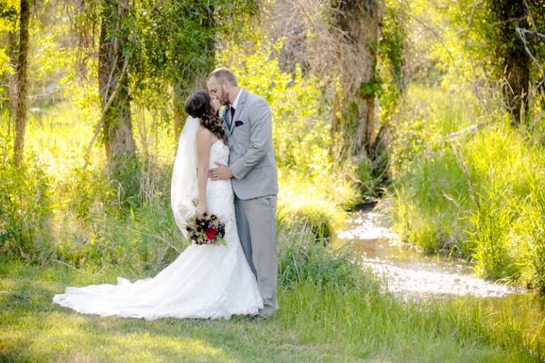EK-Studios-Utah-Wedding-Photographers-Wedding-Reception-Squatters-Pub-Grill-SLC045-Blog(pp_w768_h511)