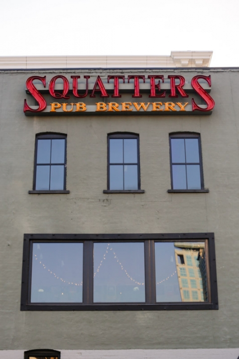 EK-Studios-Utah-Wedding-Photographers-Wedding-Reception-Squatters-Pub-Grill-SLC051-Blog(pp_w480_h720)