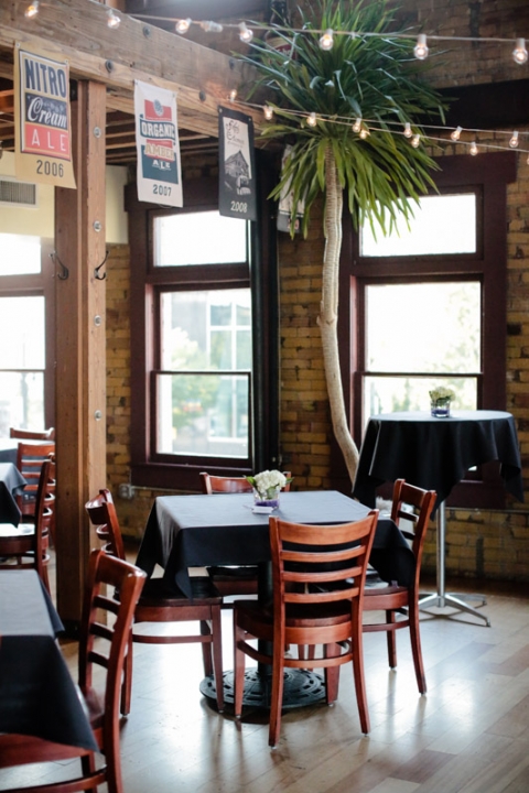 EK-Studios-Utah-Wedding-Photographers-Wedding-Reception-Squatters-Pub-Grill-SLC052-Blog(pp_w480_h720)