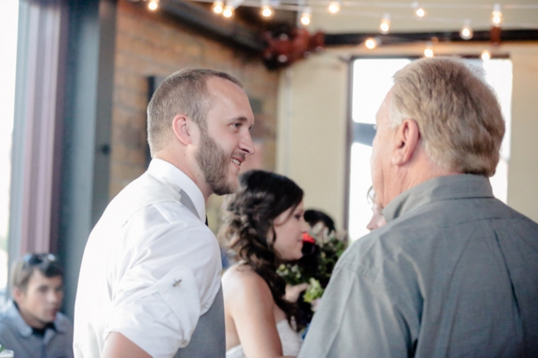 EK-Studios-Utah-Wedding-Photographers-Wedding-Reception-Squatters-Pub-Grill-SLC067-Blog(pp_w768_h511)