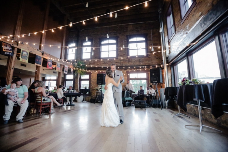 EK-Studios-Utah-Wedding-Photographers-Wedding-Reception-Squatters-Pub-Grill-SLC068-Blog(pp_w768_h511)