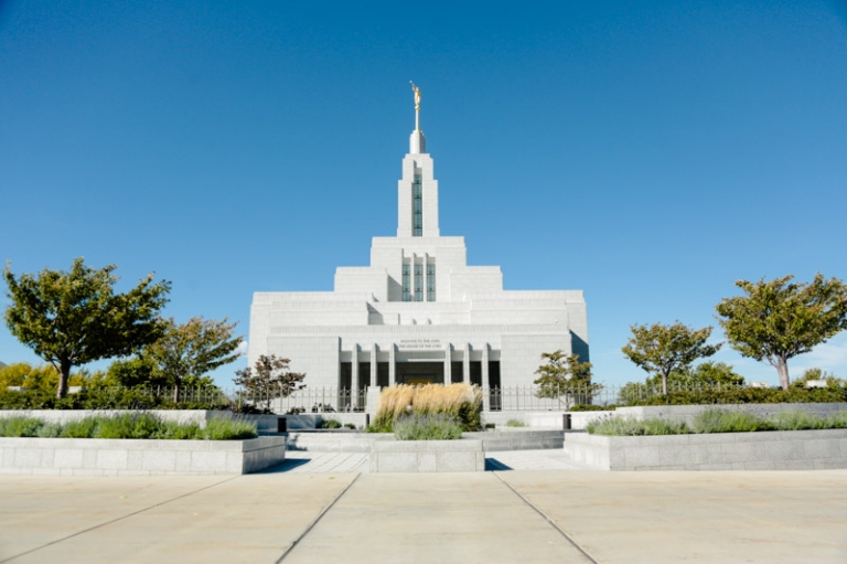 EK-Studios-Utah-Wedding-Photographers-Draper-Temple-wedding-Ivy-house-reception-slc001-Blog(pp_w768_h511)