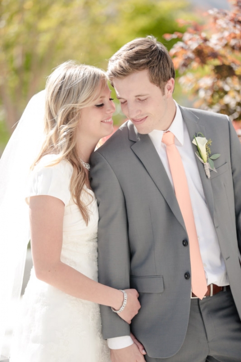 EK-Studios-Utah-Wedding-Photographers-Draper-Temple-wedding-Ivy-house-reception-slc017-Blog(pp_w480_h720)