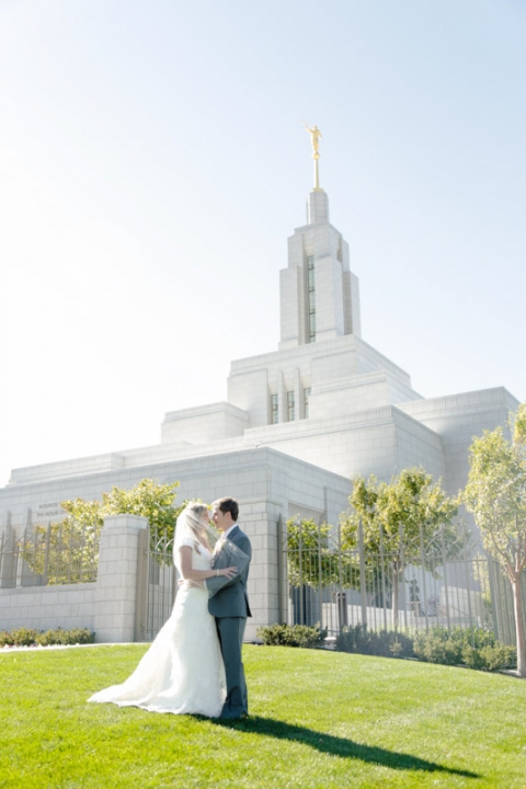 EK-Studios-Utah-Wedding-Photographers-Draper-Temple-wedding-Ivy-house-reception-slc022-Blog(pp_w480_h720)
