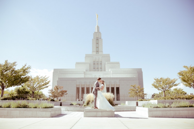 EK-Studios-Utah-Wedding-Photographers-Draper-Temple-wedding-Ivy-house-reception-slc026-Blog(pp_w768_h511)