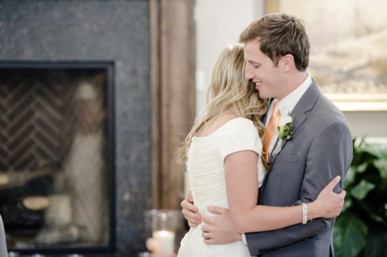 EK-Studios-Utah-Wedding-Photographers-Draper-Temple-wedding-Ivy-house-reception-slc047-Blog(pp_w768_h511)