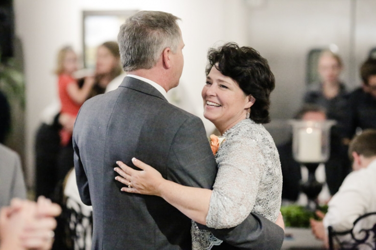 EK-Studios-Utah-Wedding-Photographers-Draper-Temple-wedding-Ivy-house-reception-slc049-Blog(pp_w768_h511)