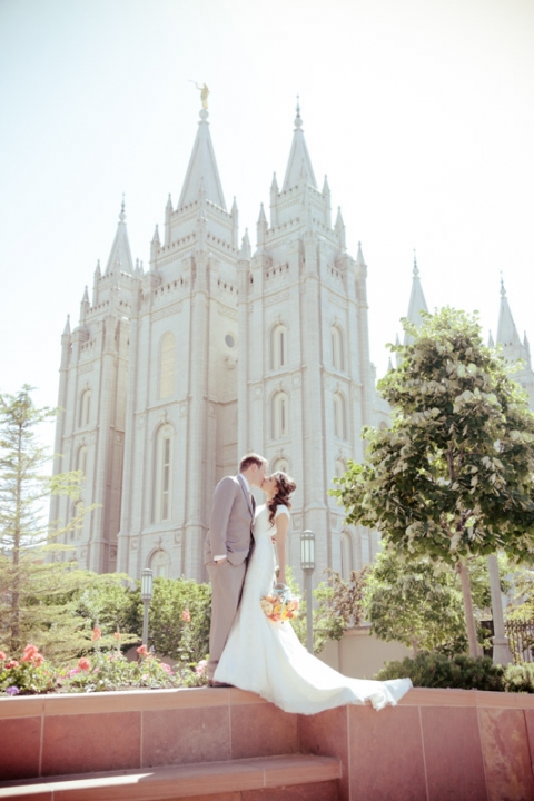 EK-Studios-Utah-Wedding-Photographers-SLC-Temple-wedding-back-yard-reception011-Blog(pp_w480_h720)