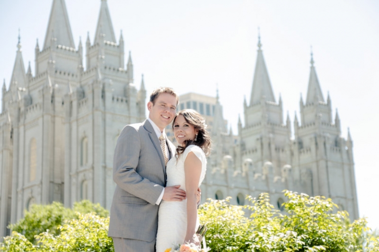 EK-Studios-Utah-Wedding-Photographers-SLC-Temple-wedding-back-yard-reception012-Blog(pp_w768_h511)