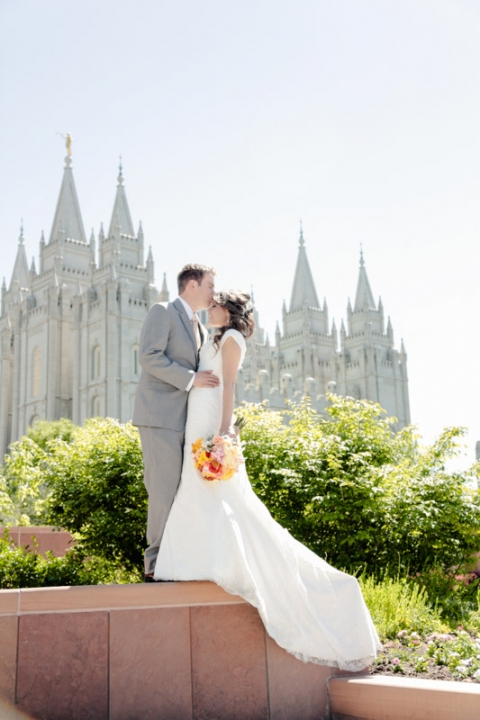 EK-Studios-Utah-Wedding-Photographers-SLC-Temple-wedding-back-yard-reception013-Blog(pp_w480_h720)