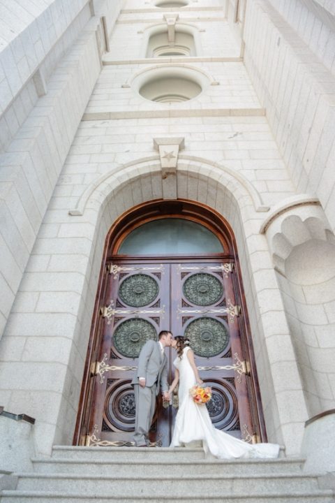 EK-Studios-Utah-Wedding-Photographers-SLC-Temple-wedding-back-yard-reception018-Blog(pp_w480_h720)