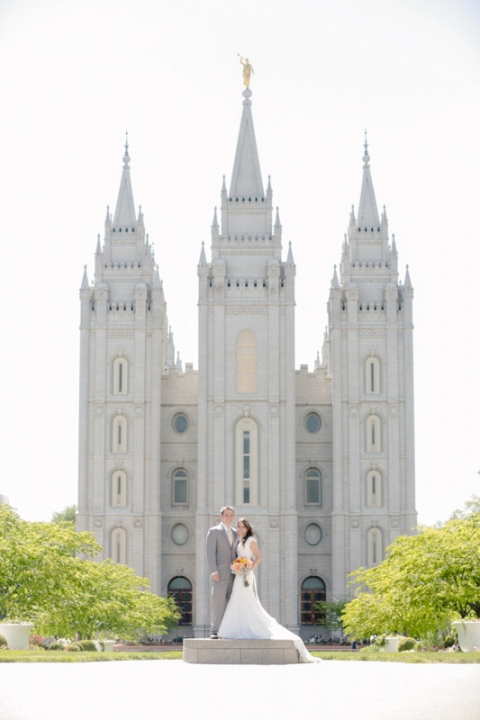 EK-Studios-Utah-Wedding-Photographers-SLC-Temple-wedding-back-yard-reception019-Blog(pp_w480_h720)